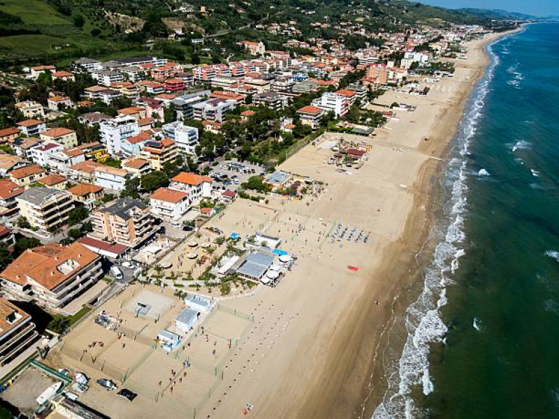 Silvi. Turismo 2025 da record: arrivi e presenze superano le aspettative - Foto