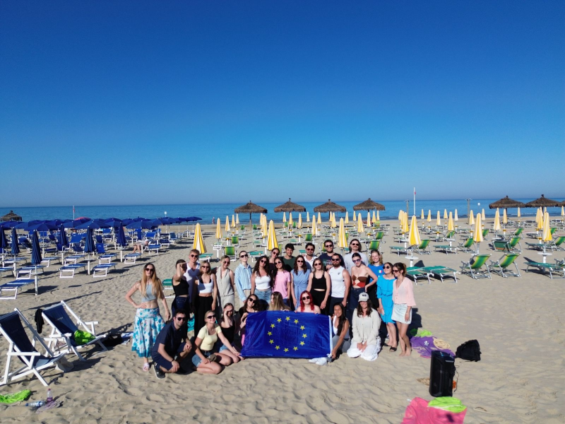 "Erasmus+" riunisce a Giulianova 27 operatori da 9 Paesi per formarsi sui social media - Foto