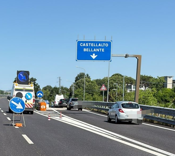 Teramo Mare paralizzata: camion in panne, code chilometriche e automobilisti sotto il sole - Foto