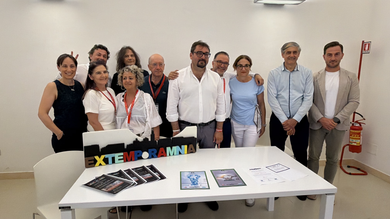 Domenica 28 giugno piazza Martiri diventa galleria a cielo aperto con il ritorno di Extemporamnia - Foto