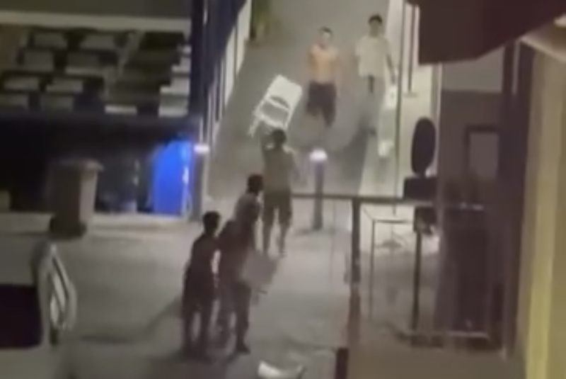 Urla e botte nelle immagini della rissa a Giulianova, Costantini: «Chiediamo tavolo in Prefettura» - Foto