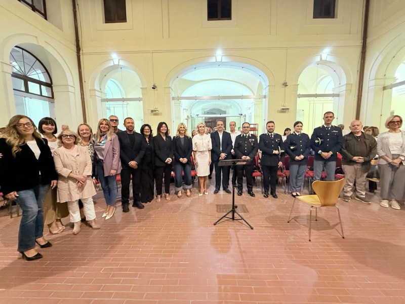 Teramo, alla Biblioteca Delfico presentato il volume "Tenet. Itinerari dell’Acqua per la Pace" - Foto