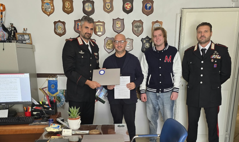 Riconsegnati i computer rubati al liceo Maior di Pescara - Foto