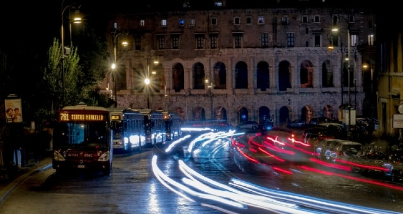 Petizione per bus notturno da Roma a L'Aquila e Teramo: «Non si resta dove non si può tornare» - Foto