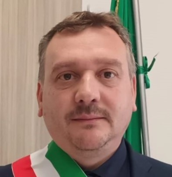 Silvi, il sindaco Scordella azzera la giunta dopo l'aggressione alla vicesindaca - Foto