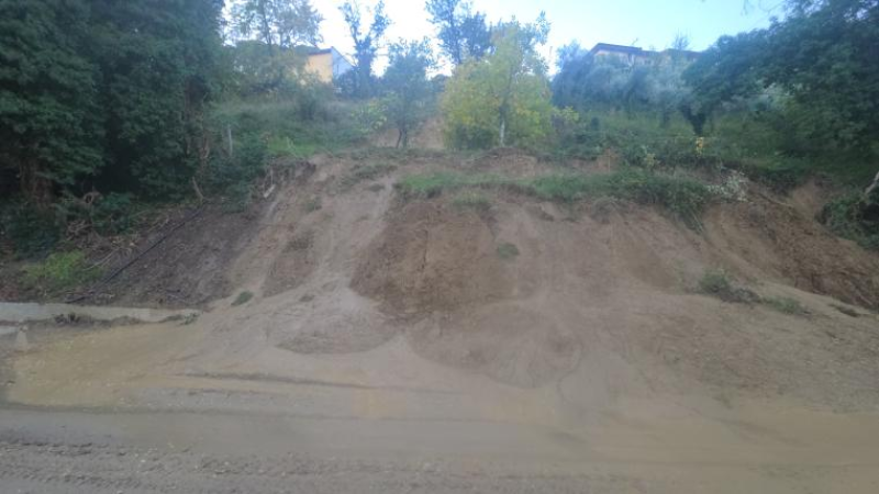 Torricella, la SP 48 cede ancora: la situazione diciotto giorni dopo lo smottamento - Foto