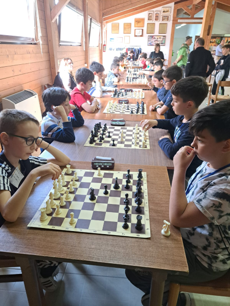 "Torneo Scacchi-Scuola" al Circolo Anziani-Giovani di Nereto - Foto