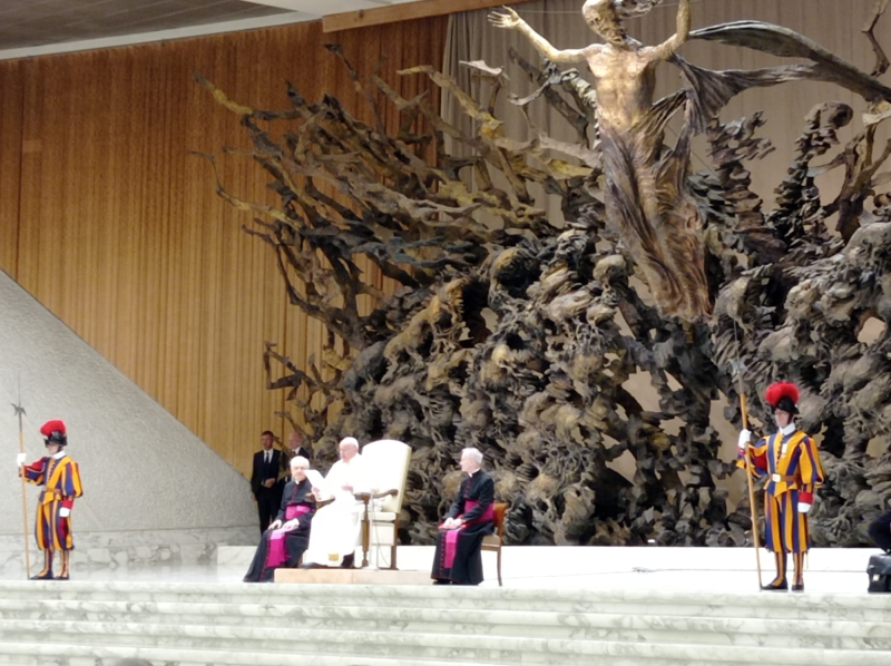 Gli alunni dell’IC Giovanni XXIII di Pineto incontrano Papa Francesco - Foto